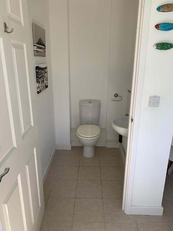Fabulous House Very Near Charlestown Harbour セント・オーステル エクステリア 写真